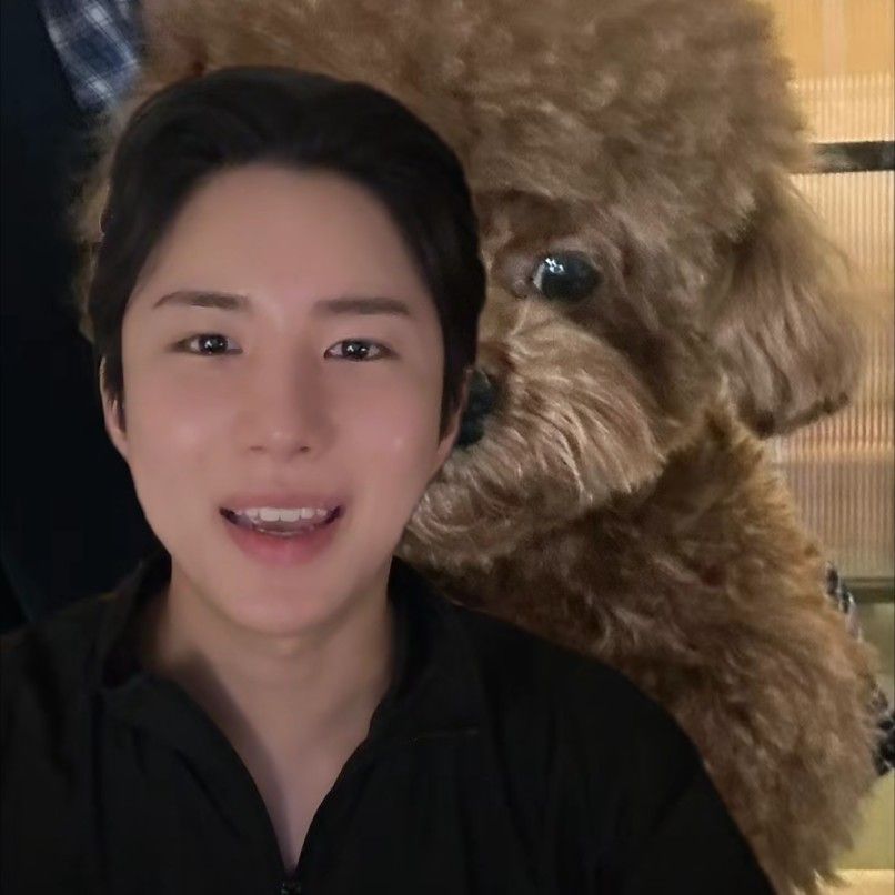 Behind-the-scenes cut of Wow (A.C.E)
