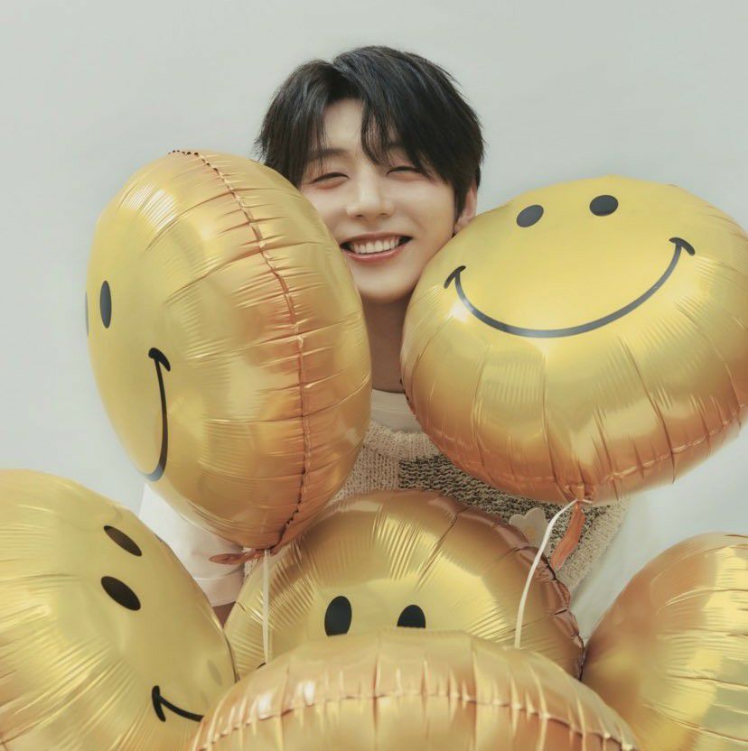 Behind-the-scenes cut of Y (GoldenChild)