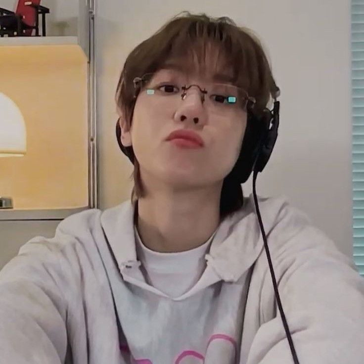 백현 (EXO)의 비하인드 컷