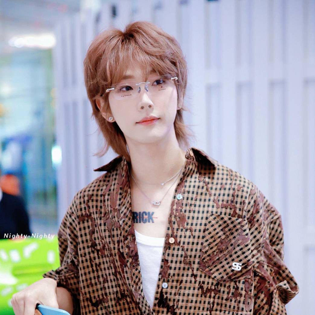 A moment captured by Hu Yetao (NexT1DE)'s fan