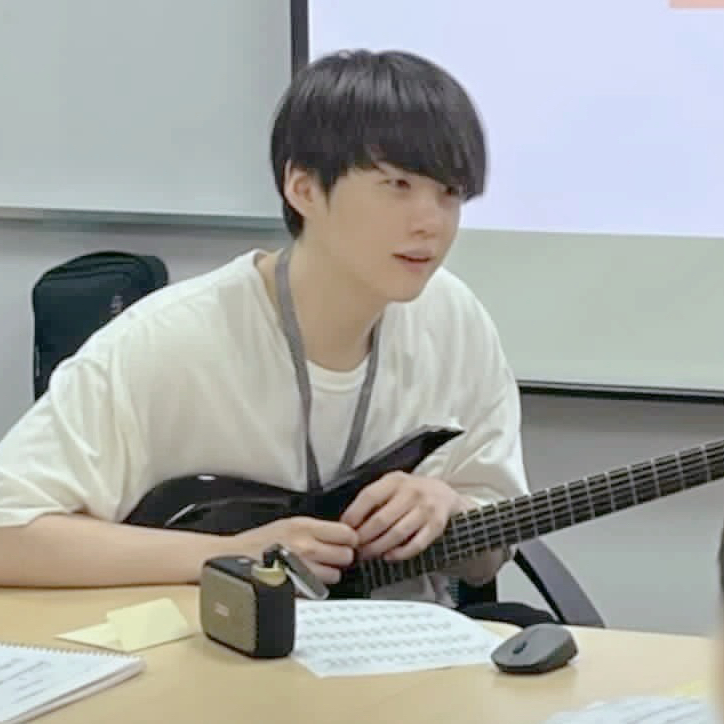 Latest photo of SUGA (BTS)