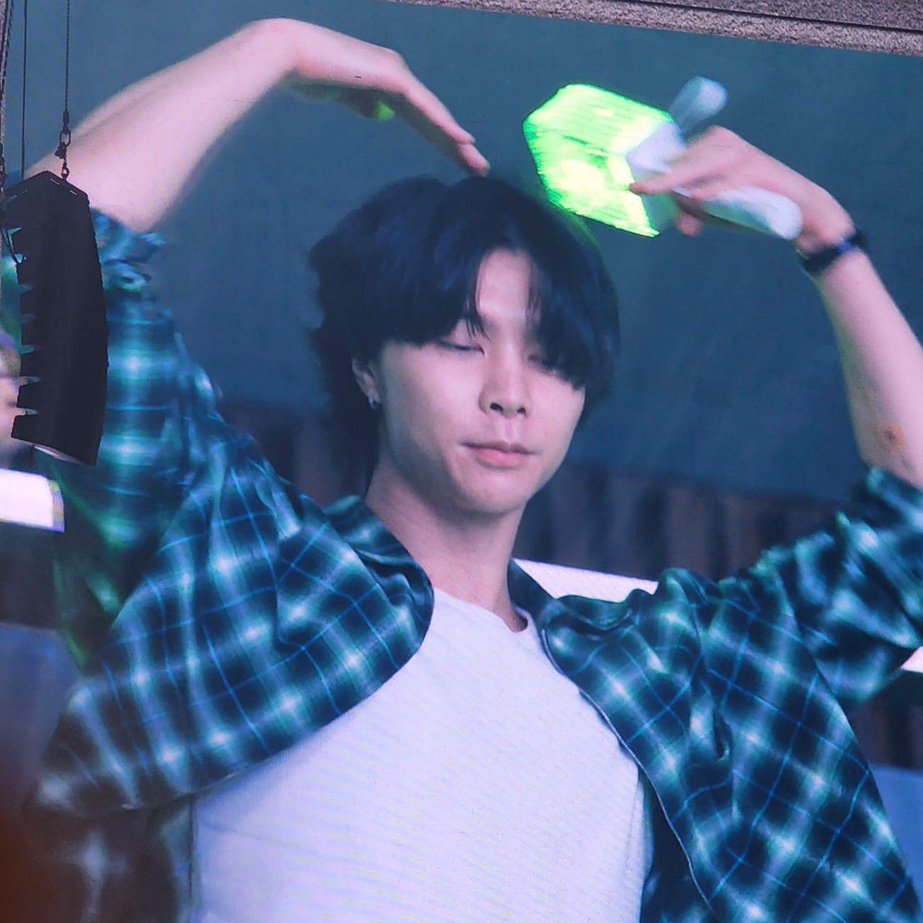 Latest photo of Johnny (NCT 127)
