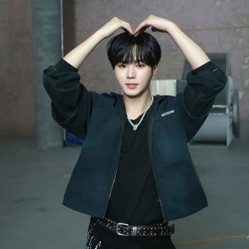 Latest photo of Kim Junseo (ALPHA DRIVE ONE)