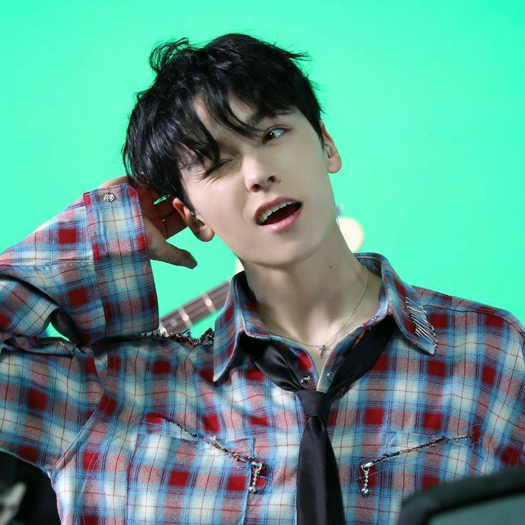 Behind-the-scenes cut of Vernon (SEVENTEEN)