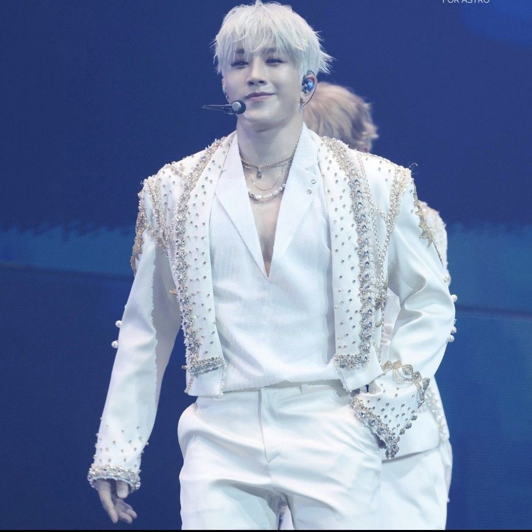 Latest photo of Jinjin (ASTRO)