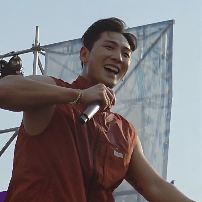 Behind-the-scenes cut of Baekho