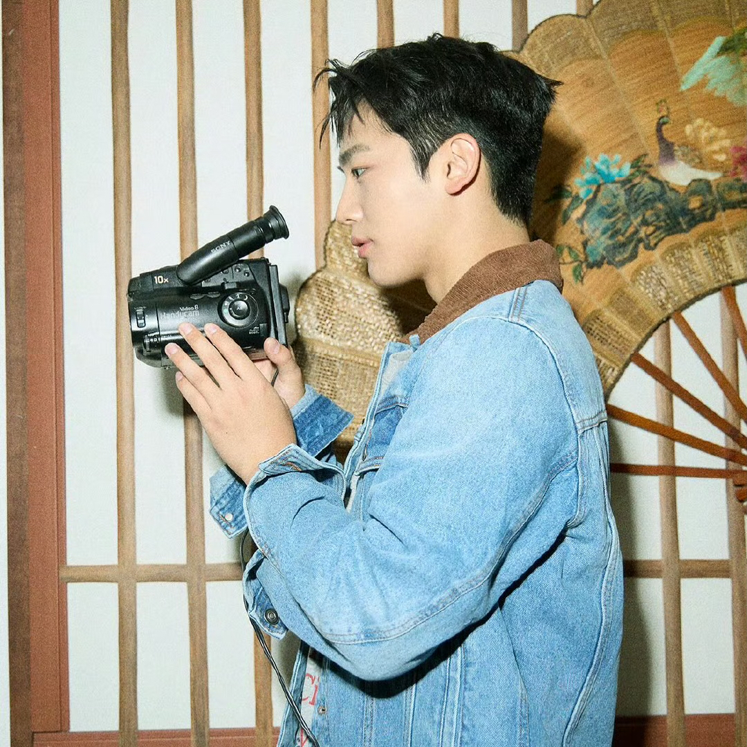 Latest photo of Kim Yohan (WEi)