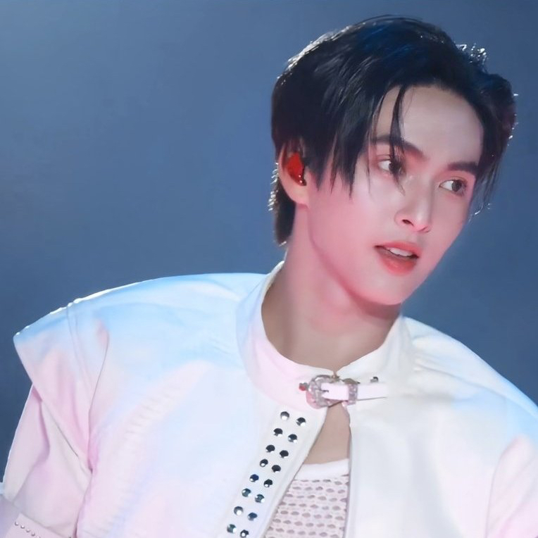 A moment captured by Copper (BUS)'s fan