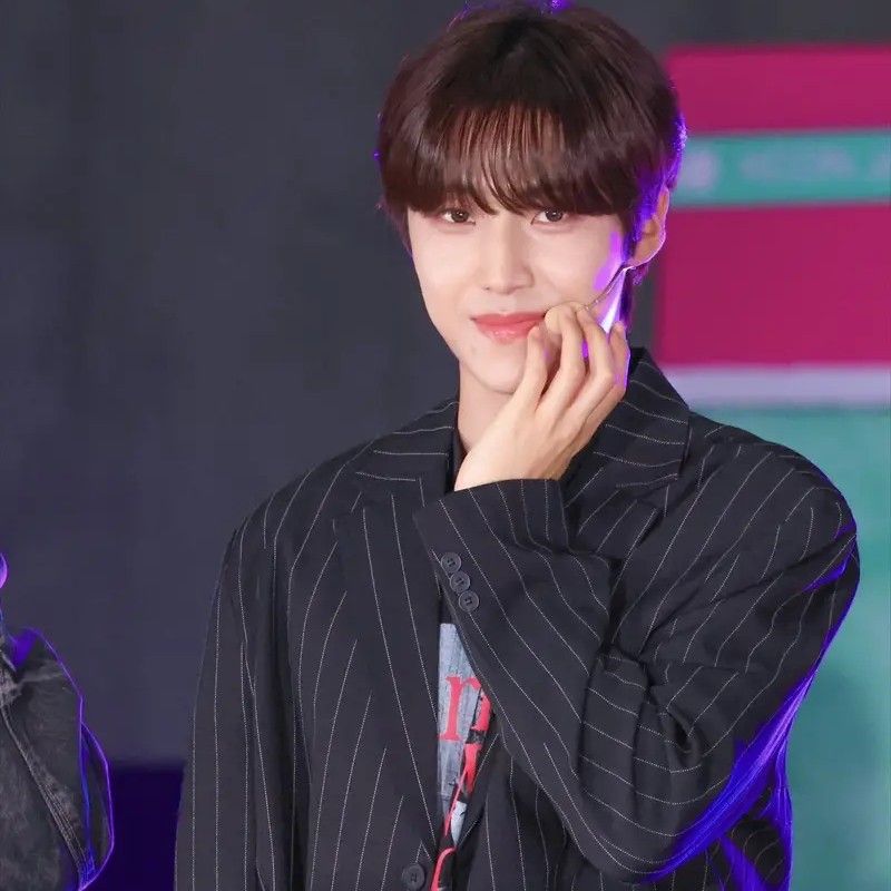 Latest photo of Lee Eunsang (YOUNITE)