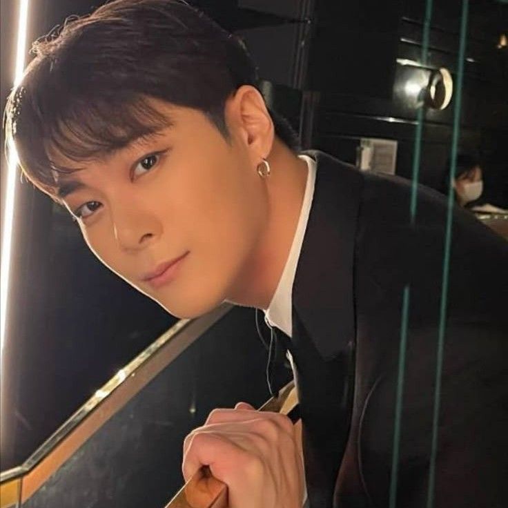 Behind-the-scenes cut of Moonbin (ASTRO)