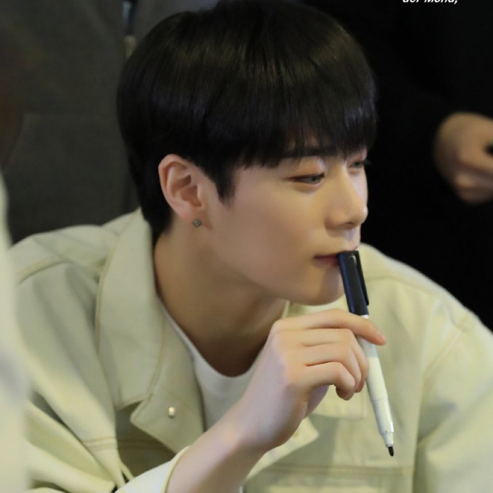 A moment captured by Moonbin (ASTRO)'s fan