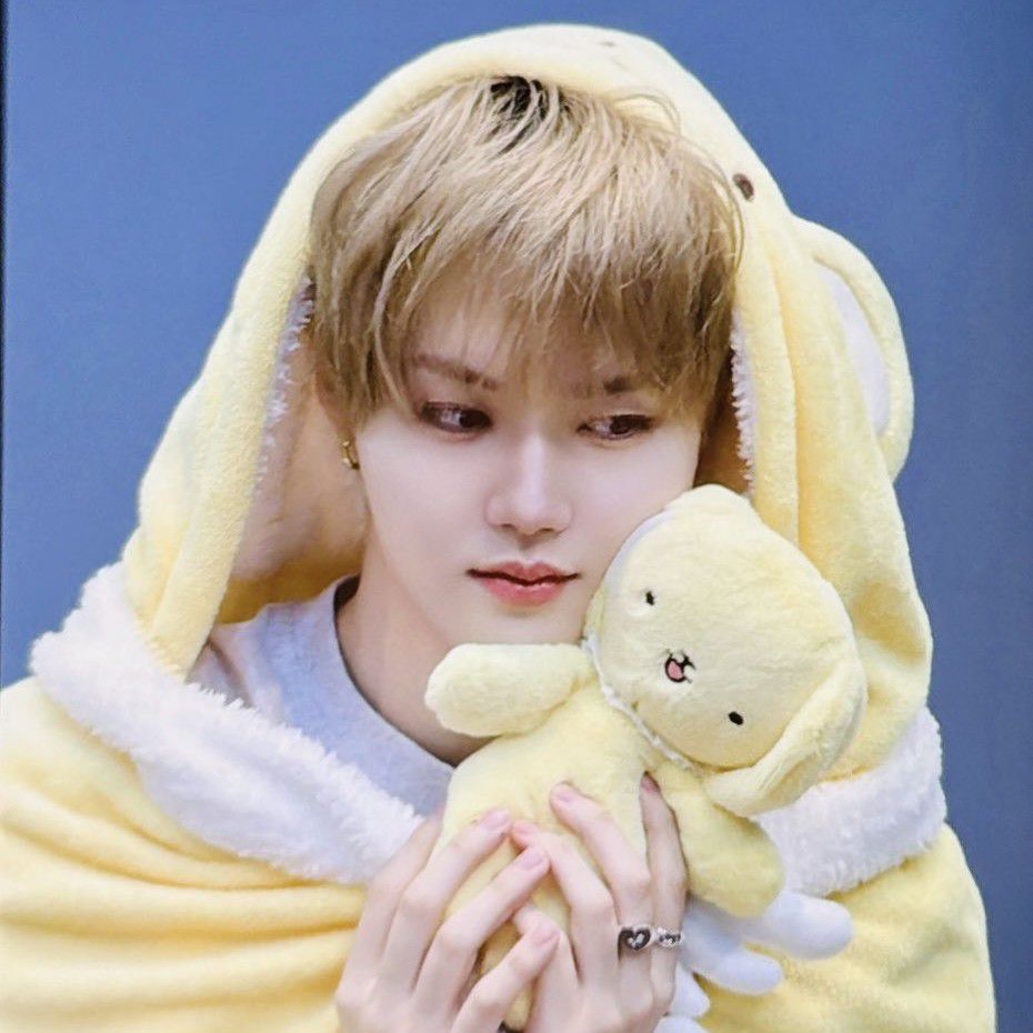 Recent activity shot of Doyoung (TREASURE)