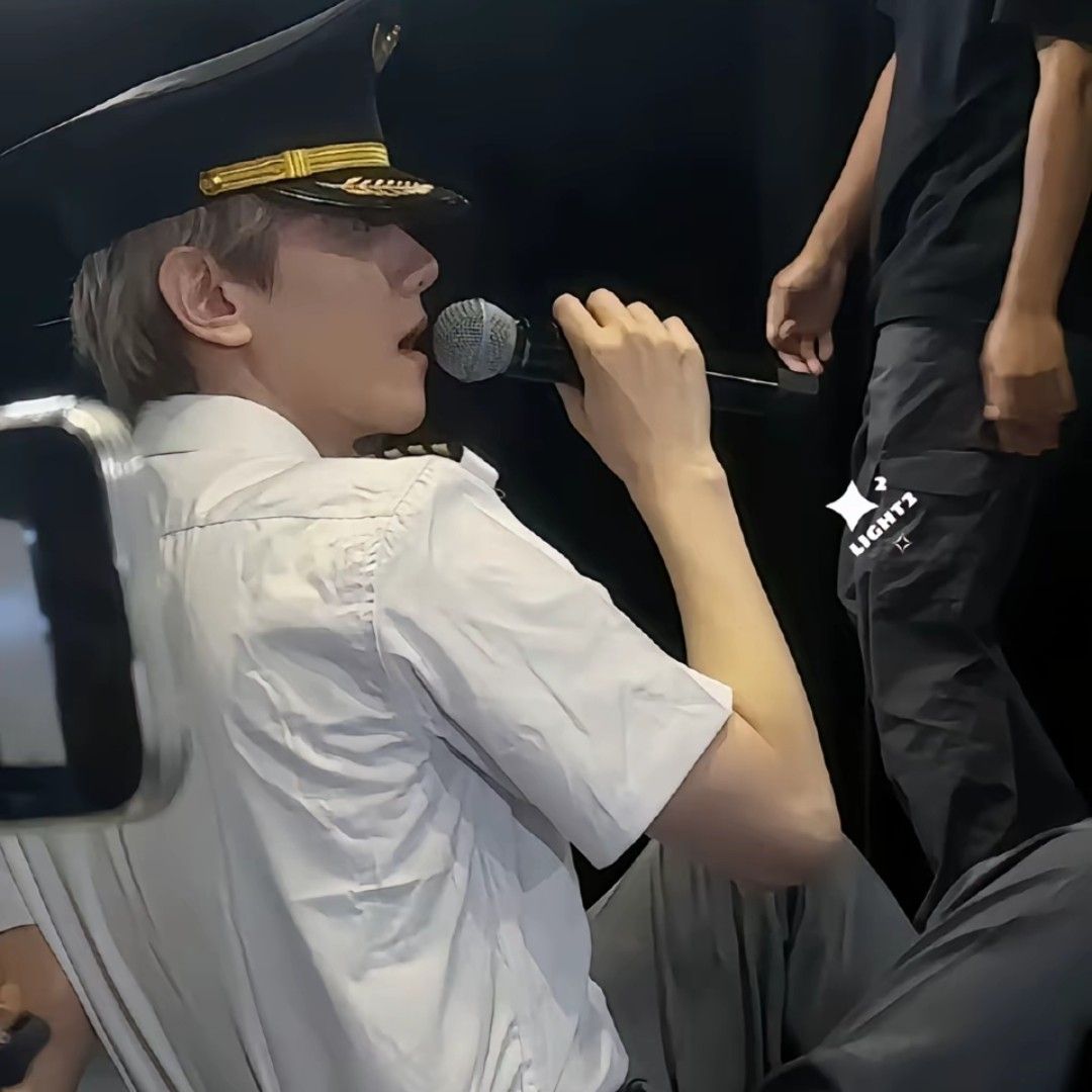 백현 (EXO)의 비하인드 컷