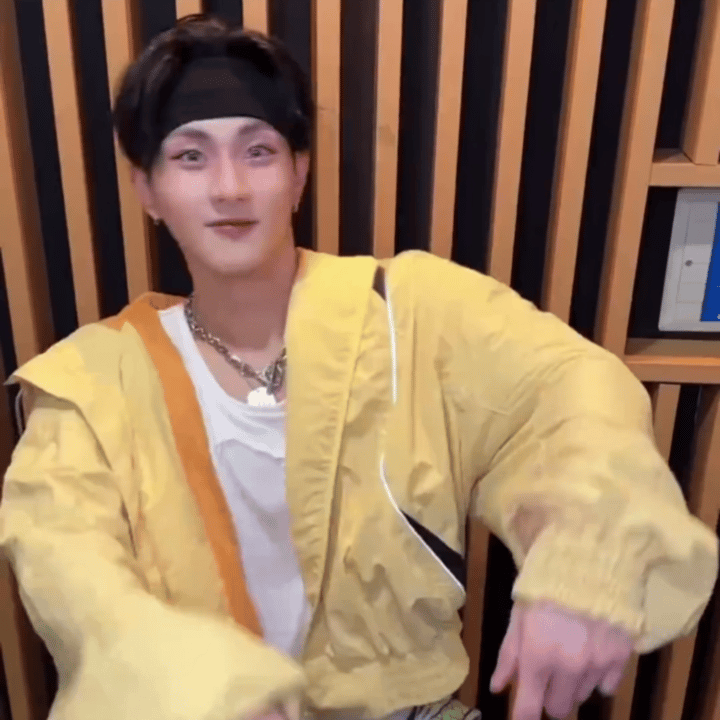 Latest photo of Jungwon (ENHYPEN)