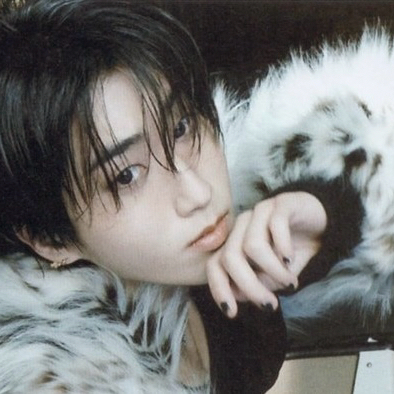 Behind-the-scenes cut of HAN (Stray Kids)