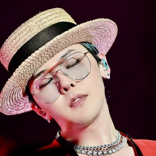 Behind-the-scenes cut of G-DRAGON (BIGBANG)