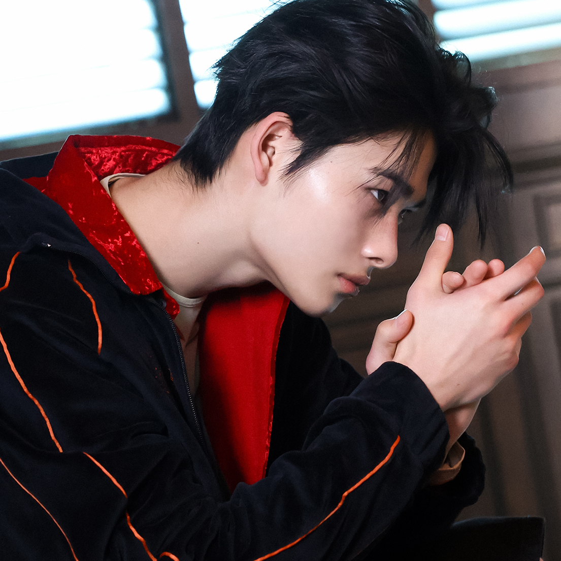 Foto terbaru NI-KI (ENHYPEN)