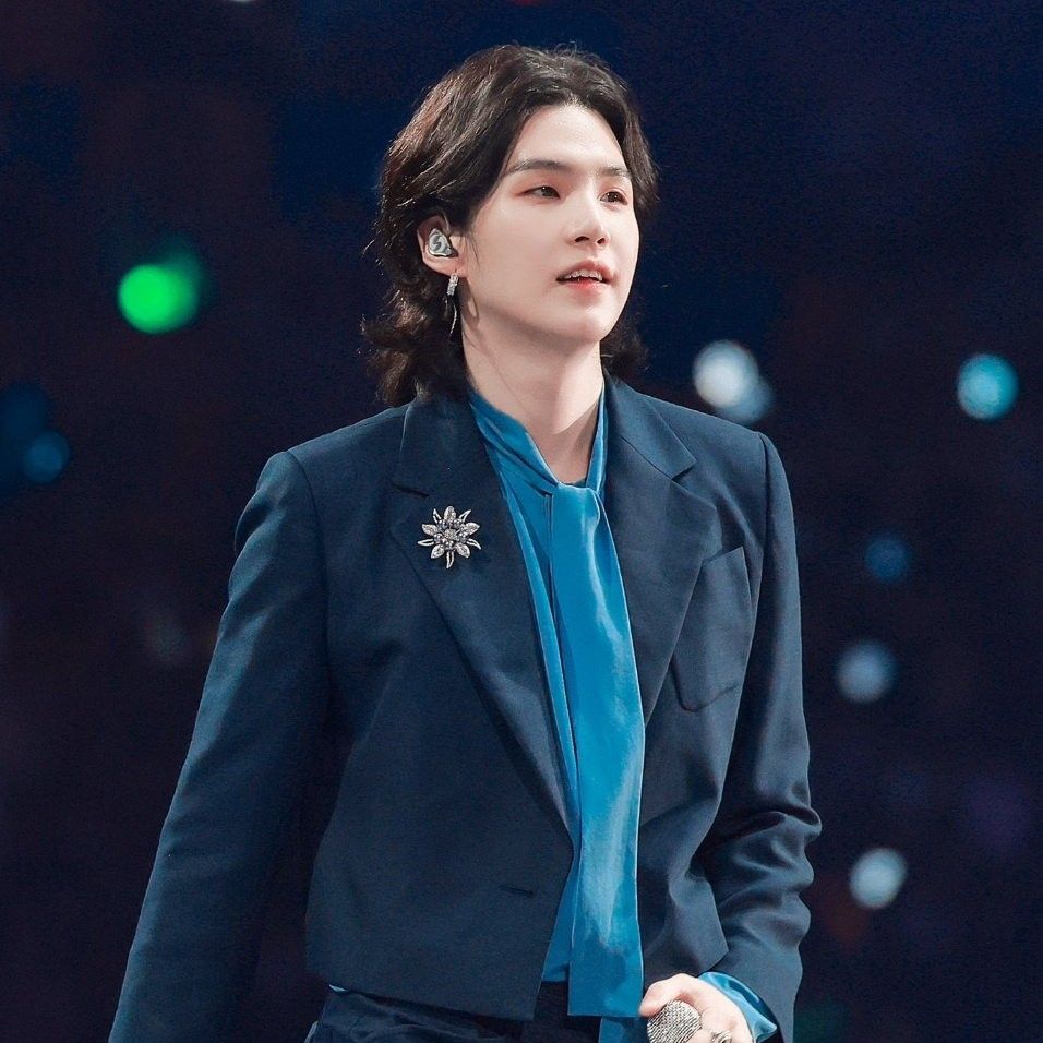 Foto terbaru SUGA (BTS)
