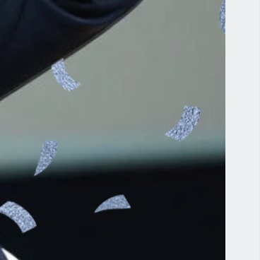 Behind-the-scenes cut of Monday (Weeekly)