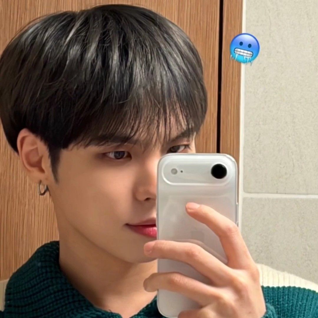 A moment captured by BX (CIX)'s fan