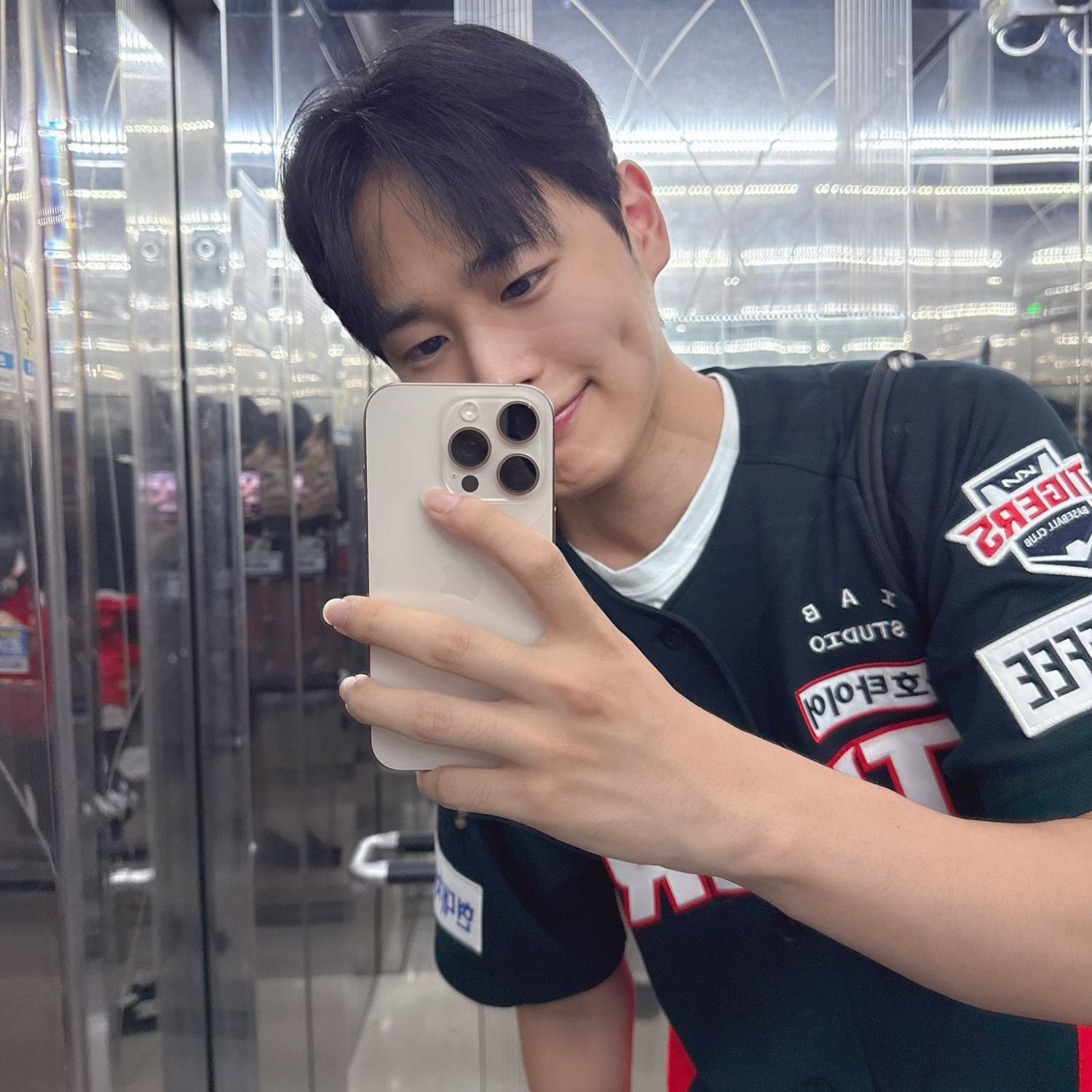 Behind-the-scenes cut of Choi Byungchan