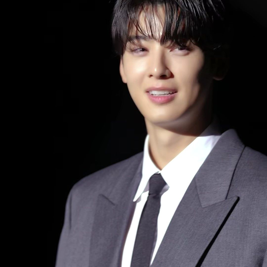 Recent activity shot of Eunwoo (ASTRO)