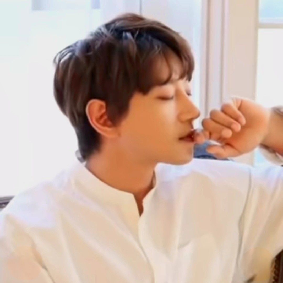 Latest photo of Hwang Chiyeol