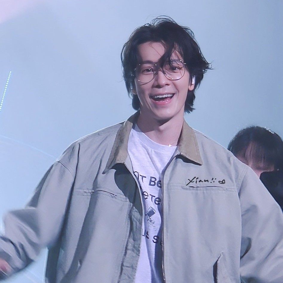 Behind-the-scenes cut of Donghae (Super Junior)