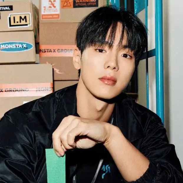A moment captured by Shownu (MONSTA X)'s fan