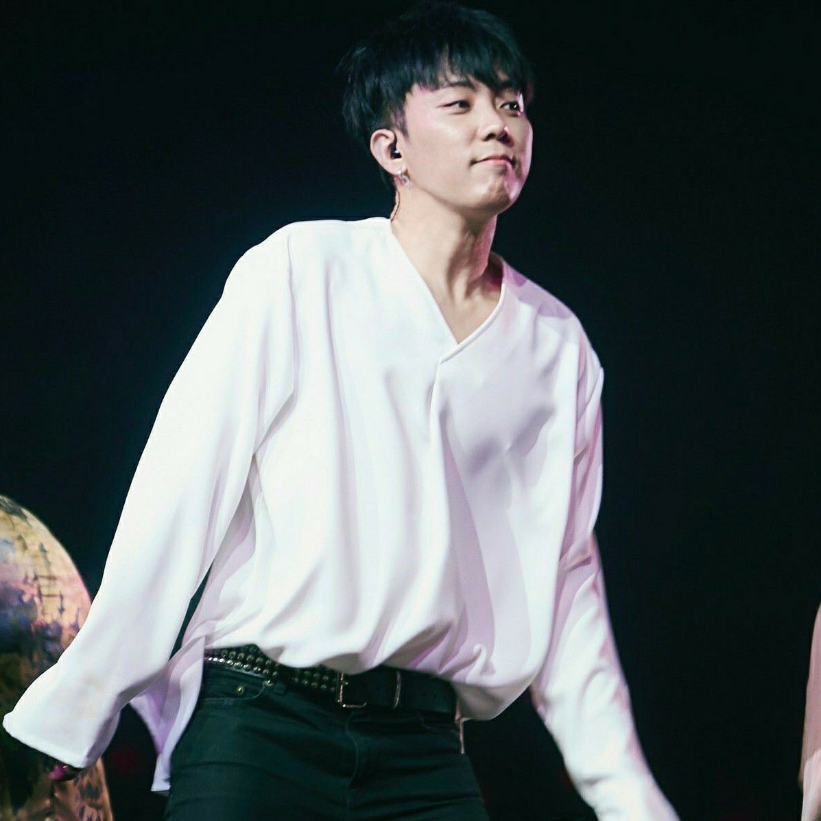 Potret di balik layar Eun Jiwon (SECHSKIES)