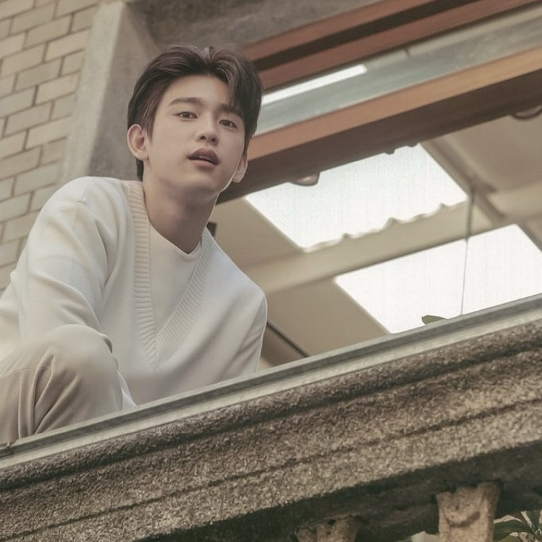 Latest photo of Jinyoung (GOT7)