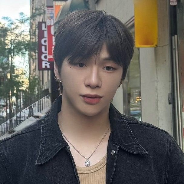 Behind-the-scenes cut of Kang Daniel