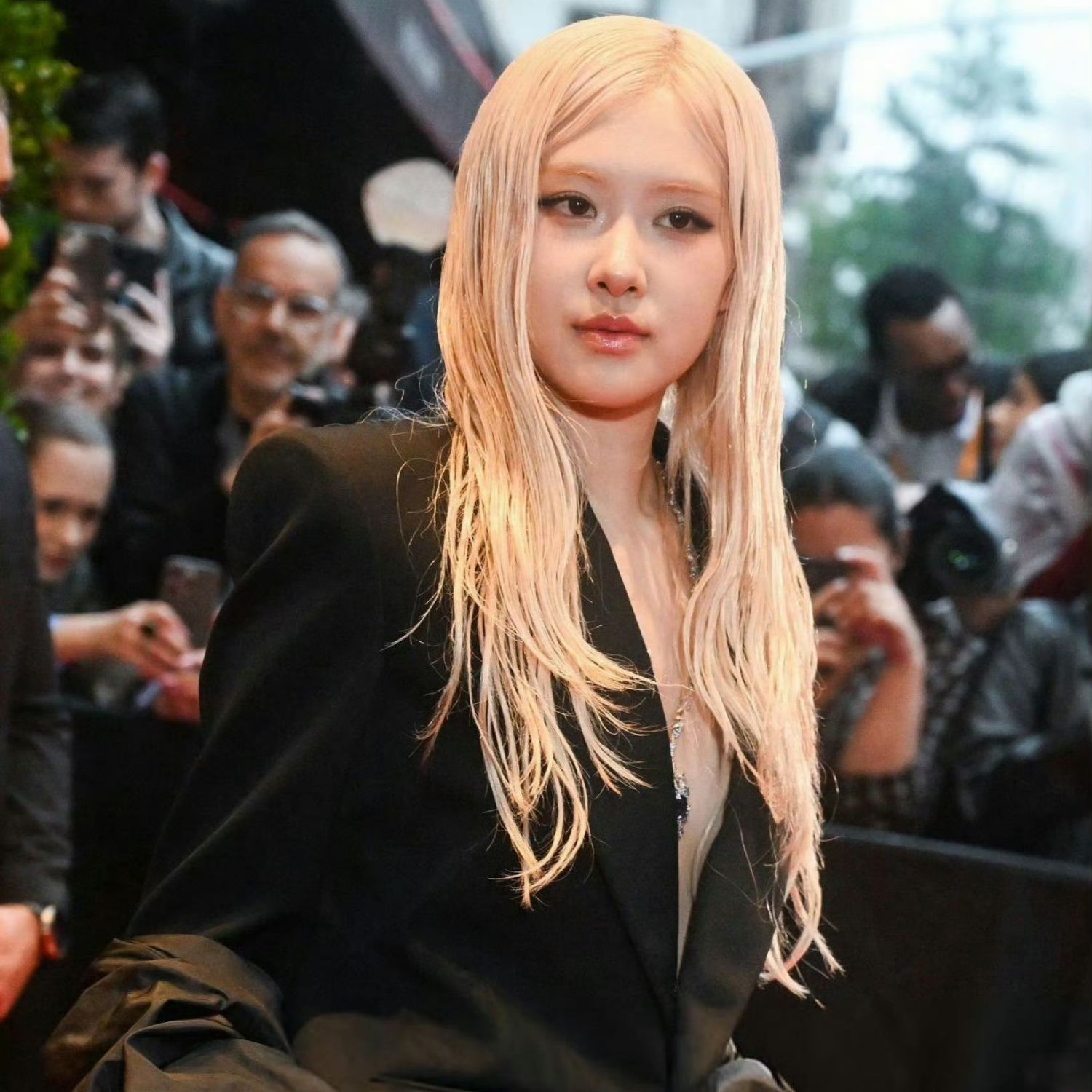 ROSÉ (BLACKPINK)的幕後花絮