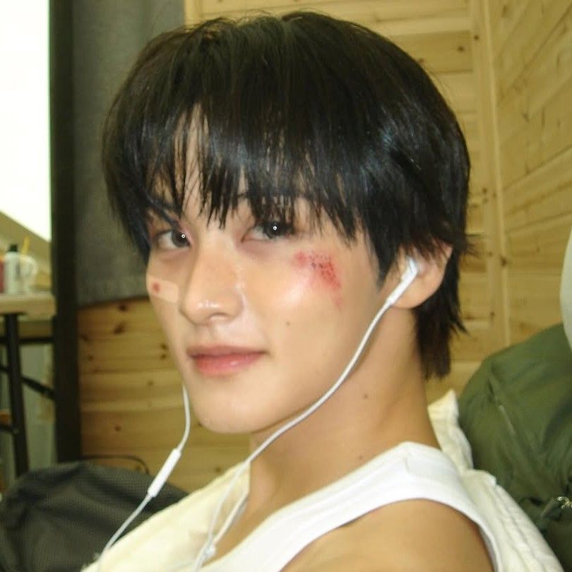 A moment captured by Mark (NCT 127, NCT DREAM)'s fan