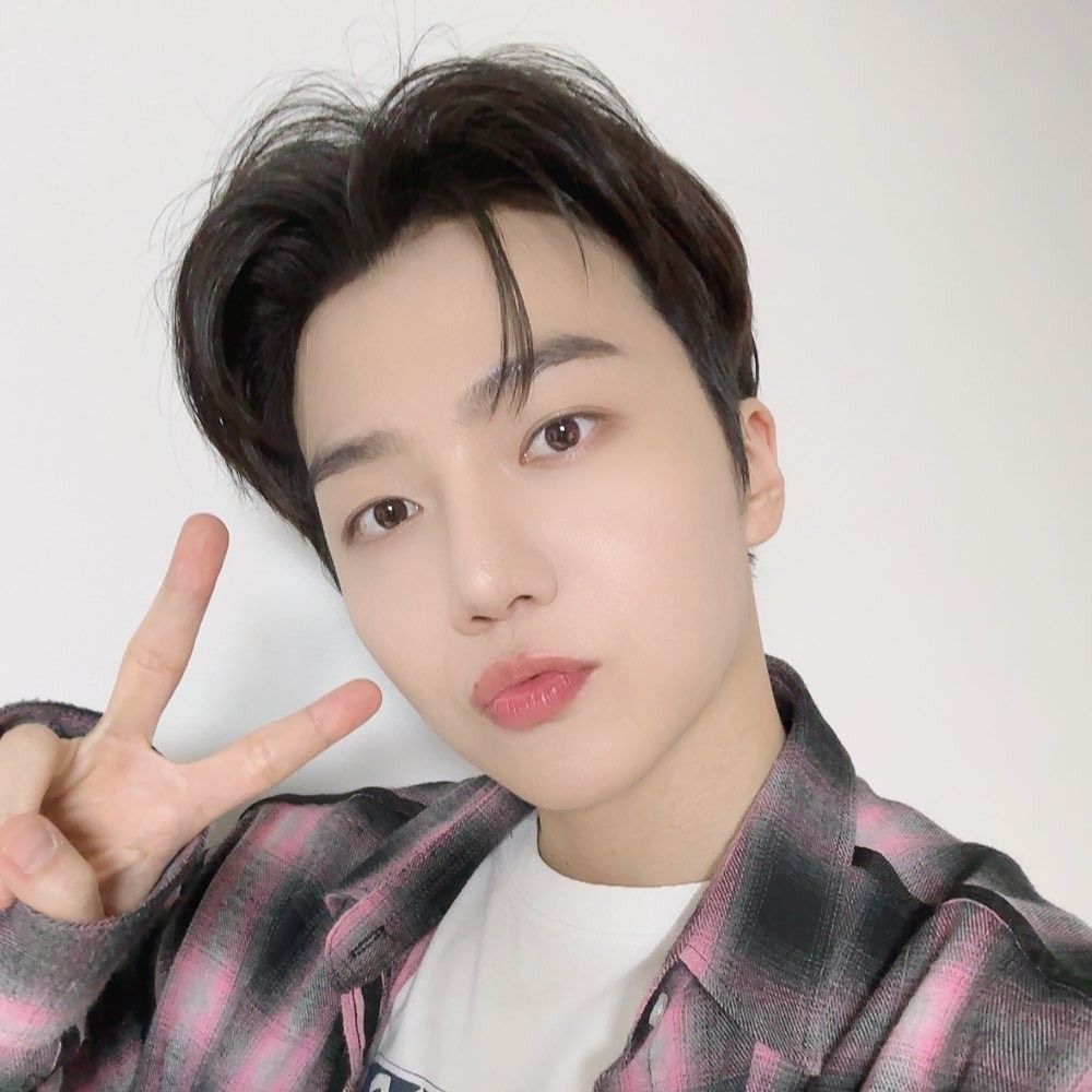 Latest photo of Jinho (PENTAGON)