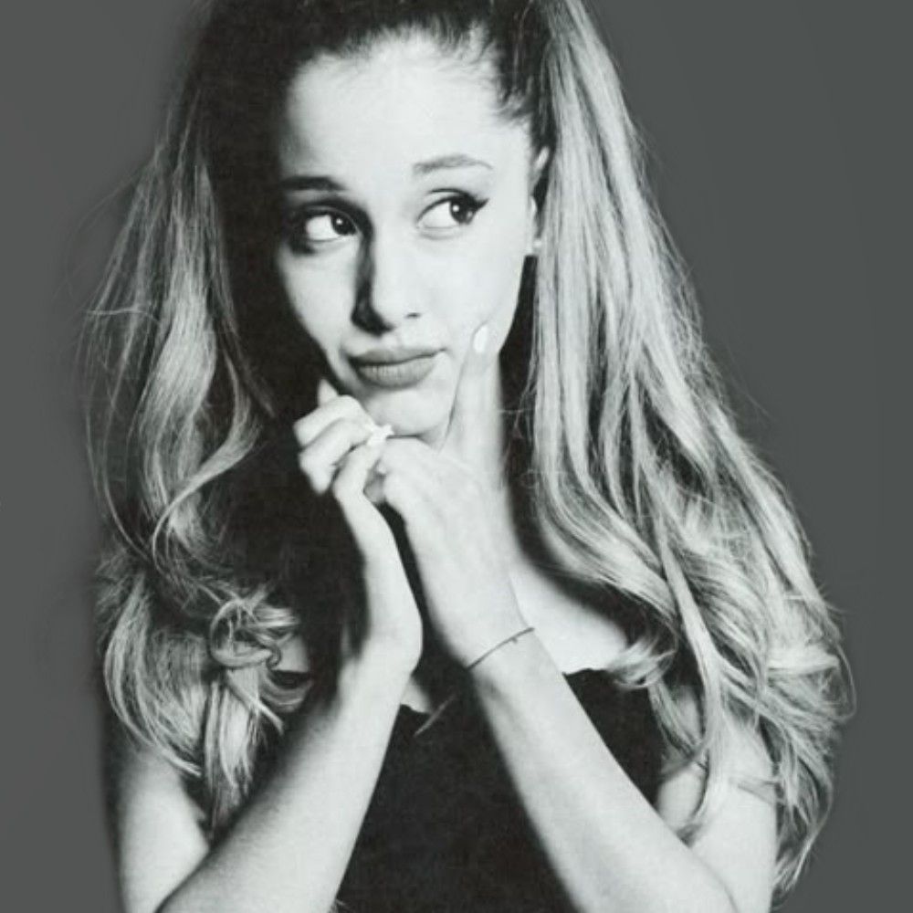 Latest photo of Ariana Grande