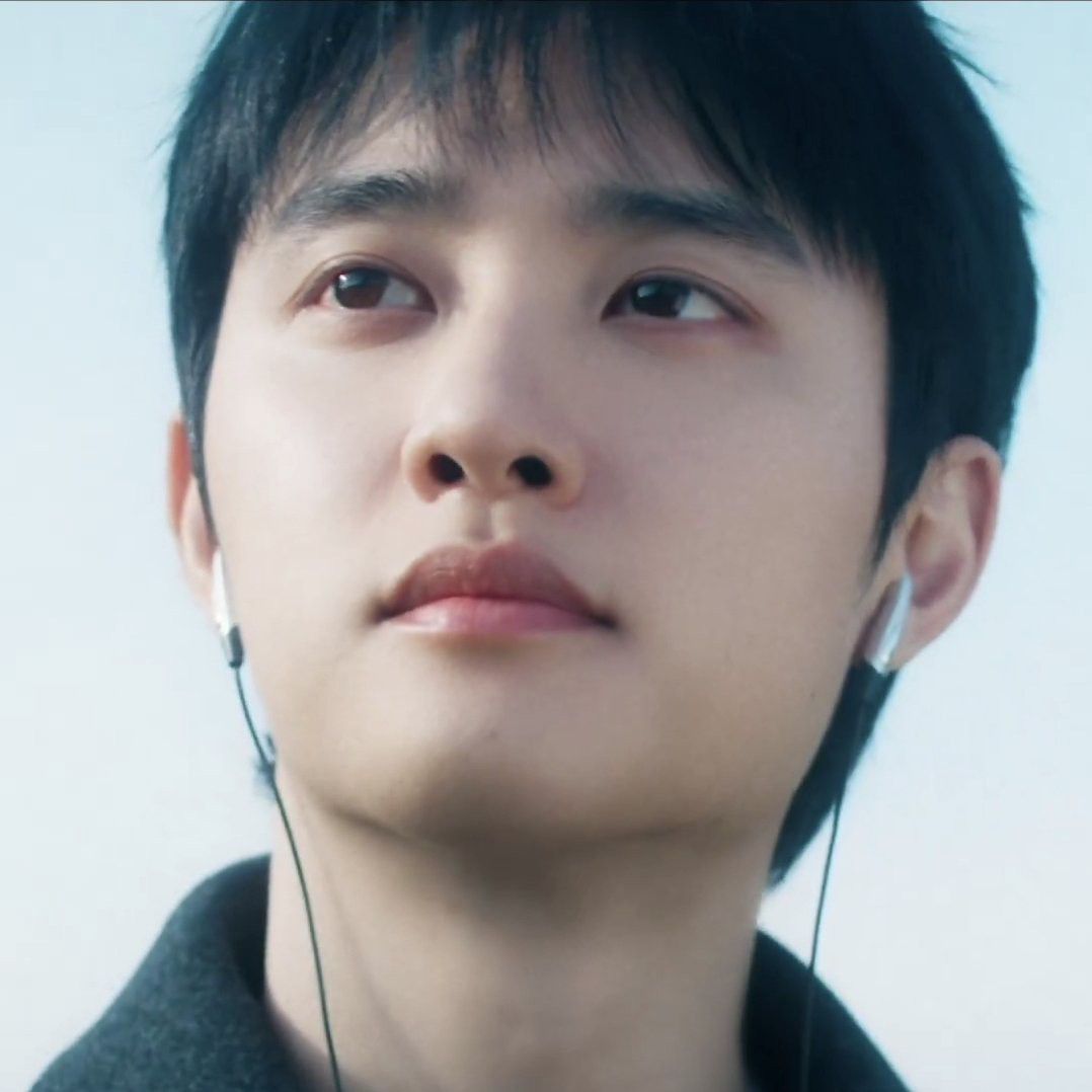 Momen yang diabadikan oleh penggemar D.O. (EXO)