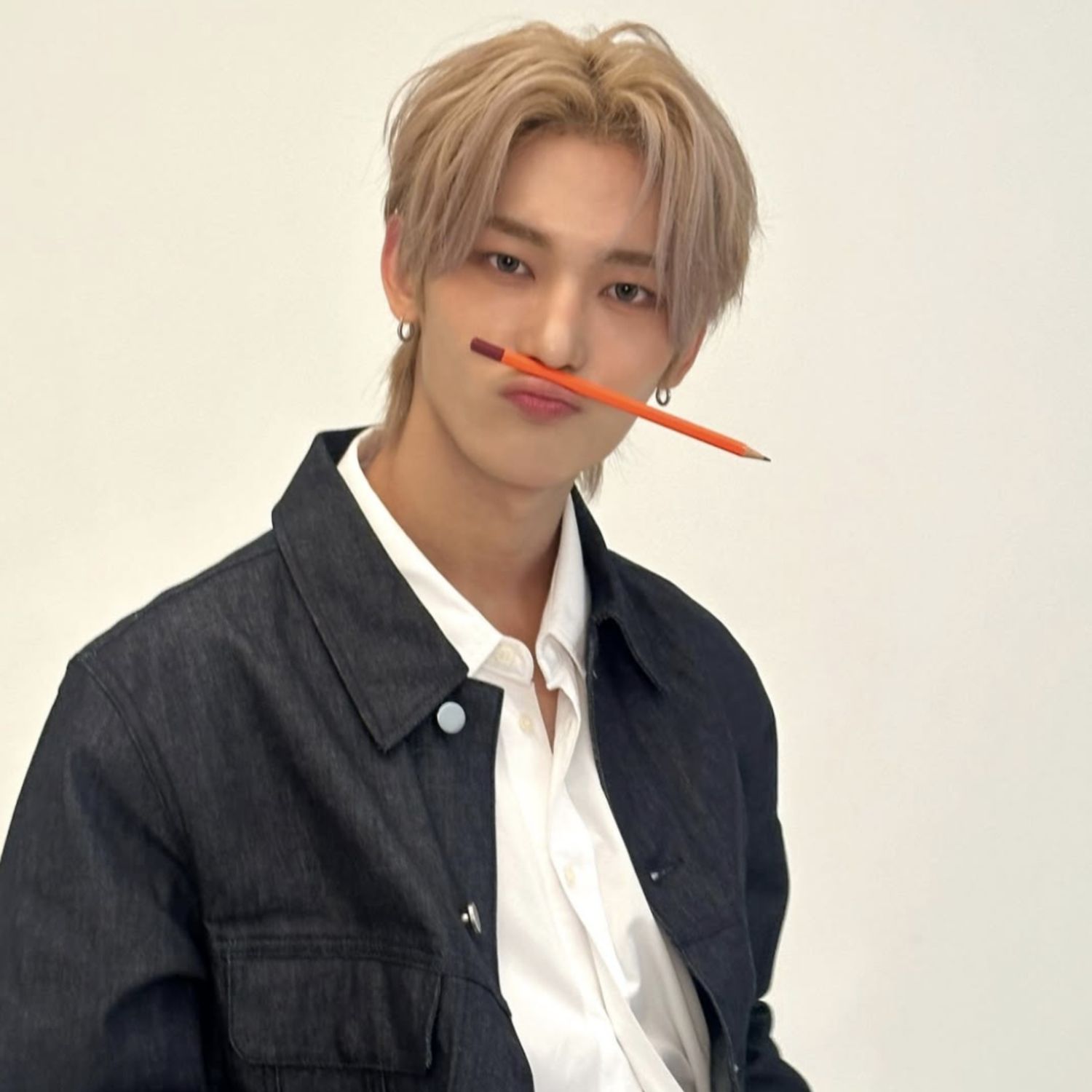 Behind-the-scenes cut of Siyun (NOWZ)