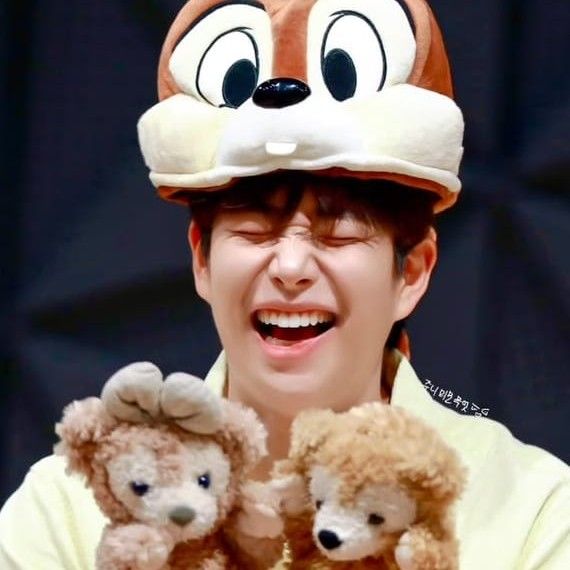 Behind-the-scenes cut of MJ (ASTRO)