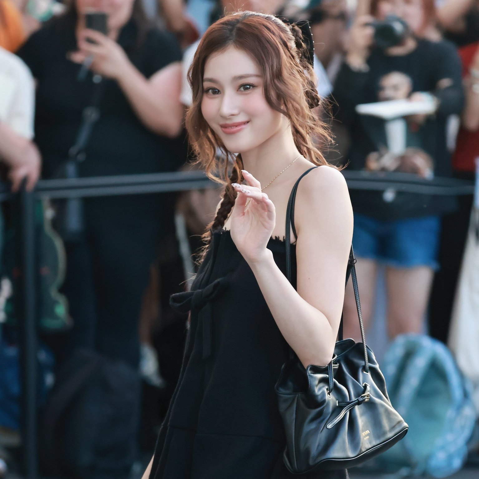 Sana (TWICE)的幕後花絮