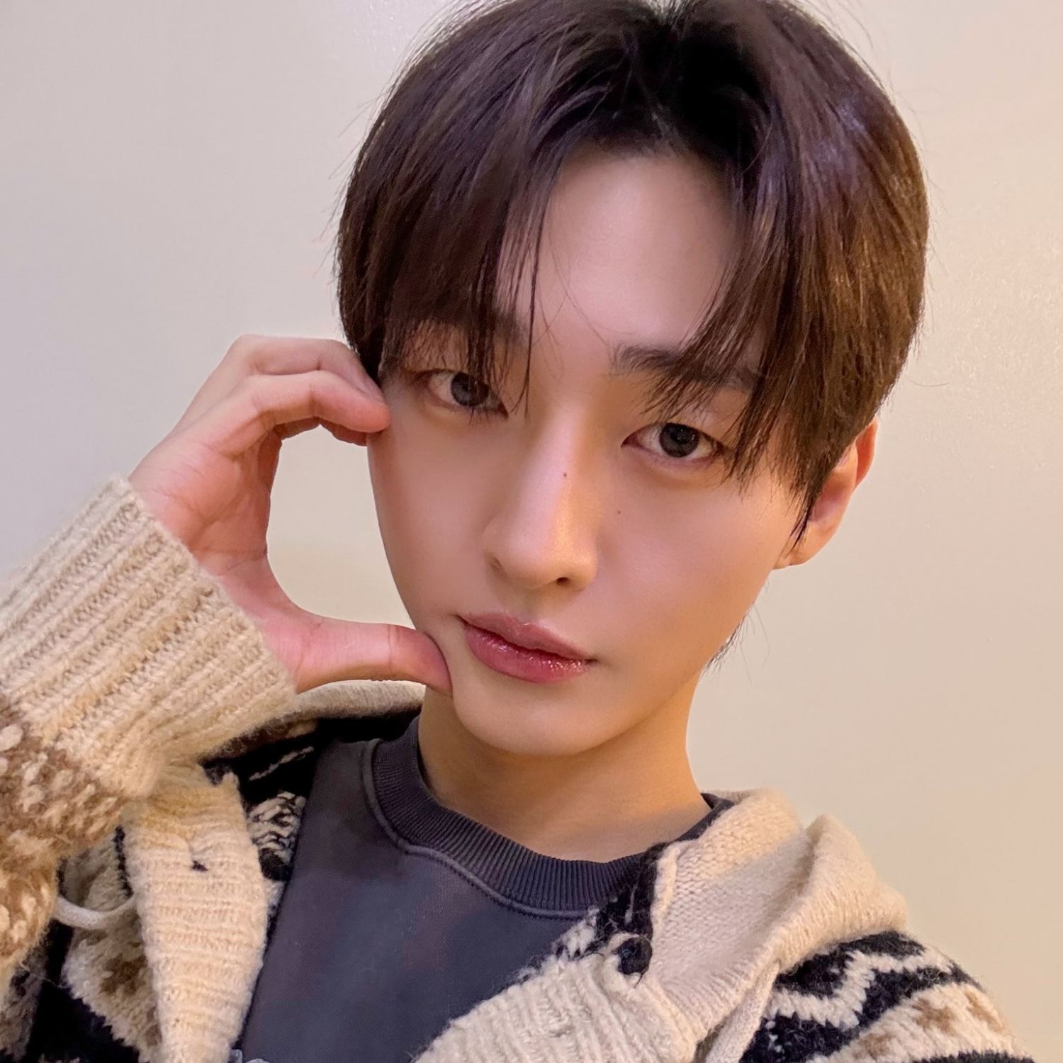 A moment captured by Yoon Jisung's fan