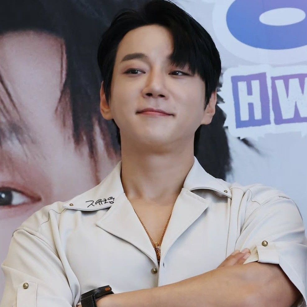 Recent activity shot of Hwang Chiyeol