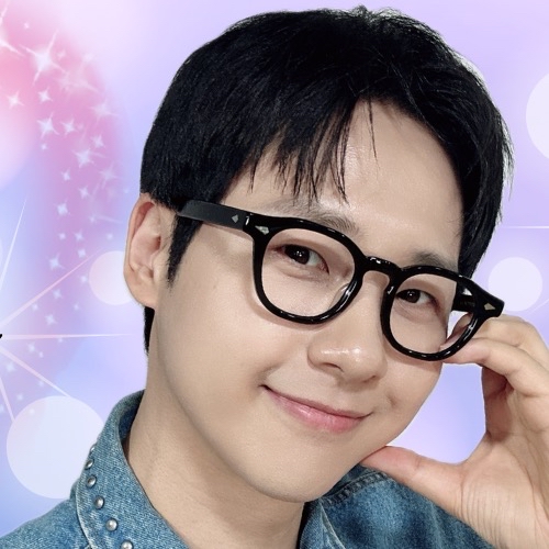 Behind-the-scenes cut of CNU (B1A4)