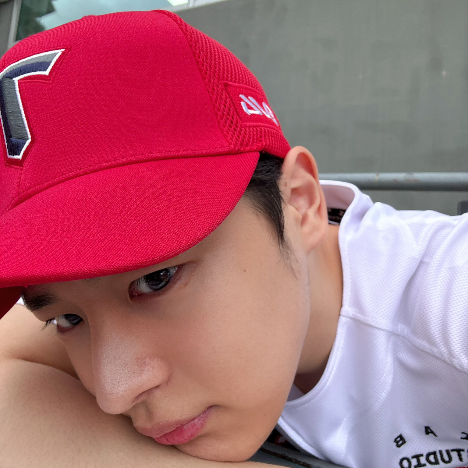 Behind-the-scenes cut of Choi Byungchan