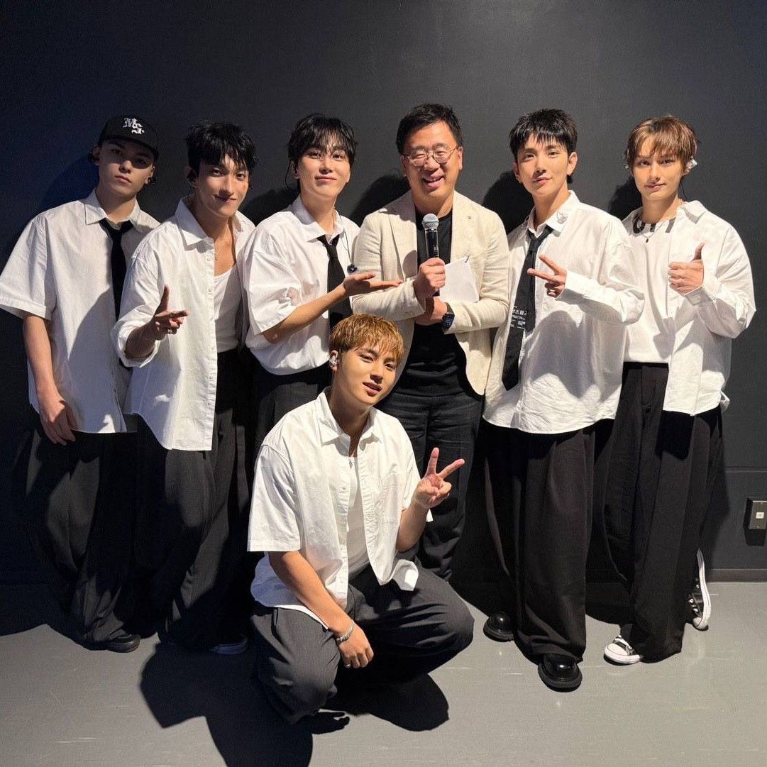 Latest photo of SEVENTEEN
