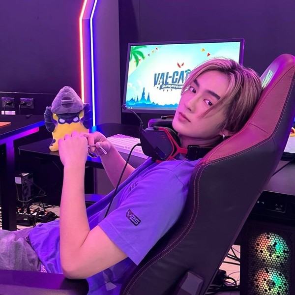 Signature photo of Heart (BUS) capturing their charm