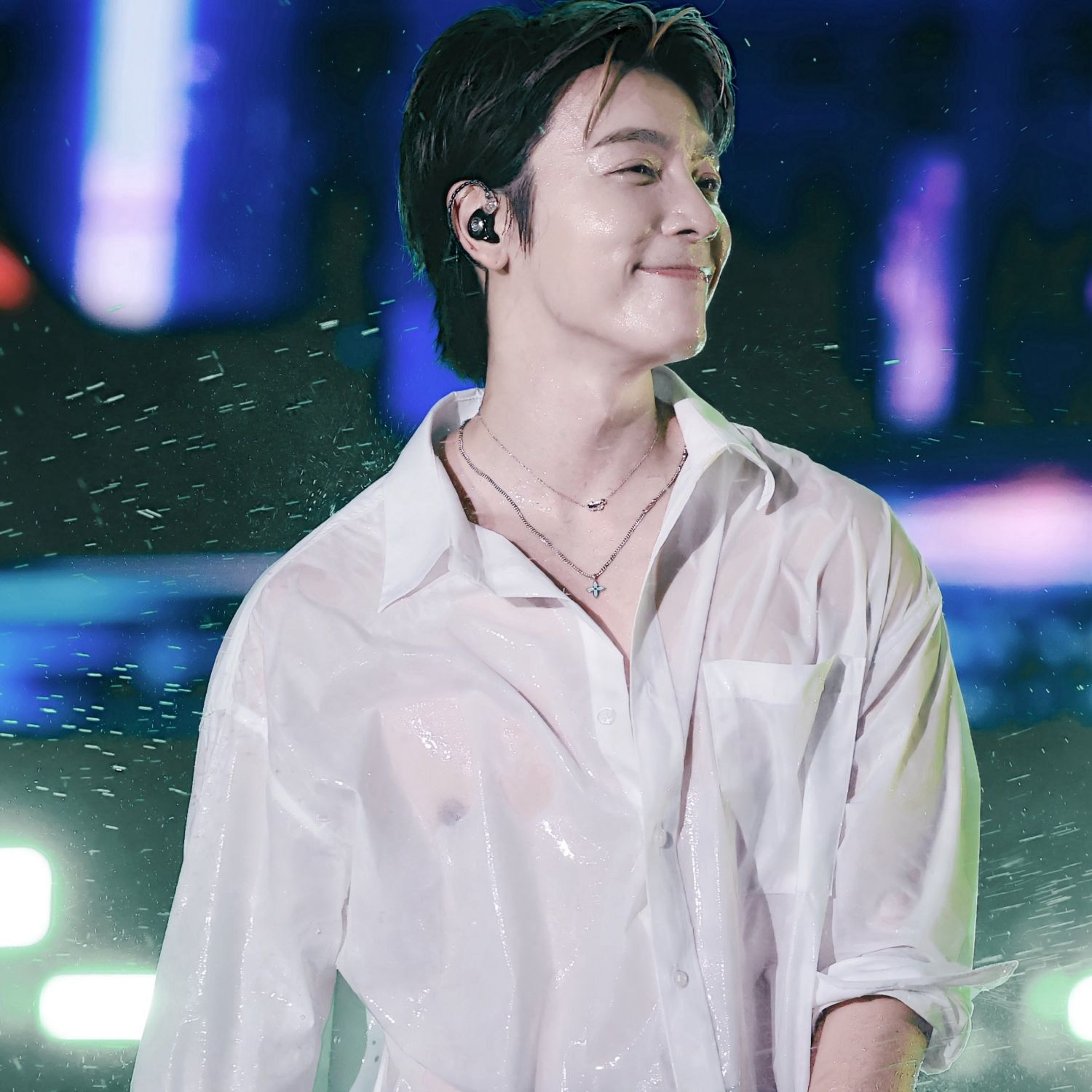 Behind-the-scenes cut of Donghae (Super Junior)