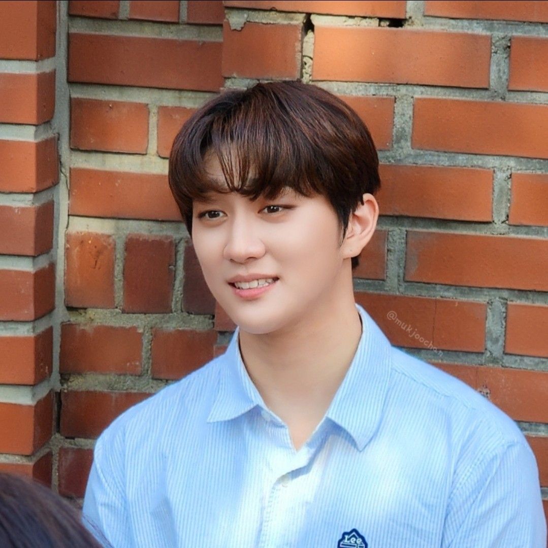 A moment captured by Hong Joochan (GoldenChild)'s fan