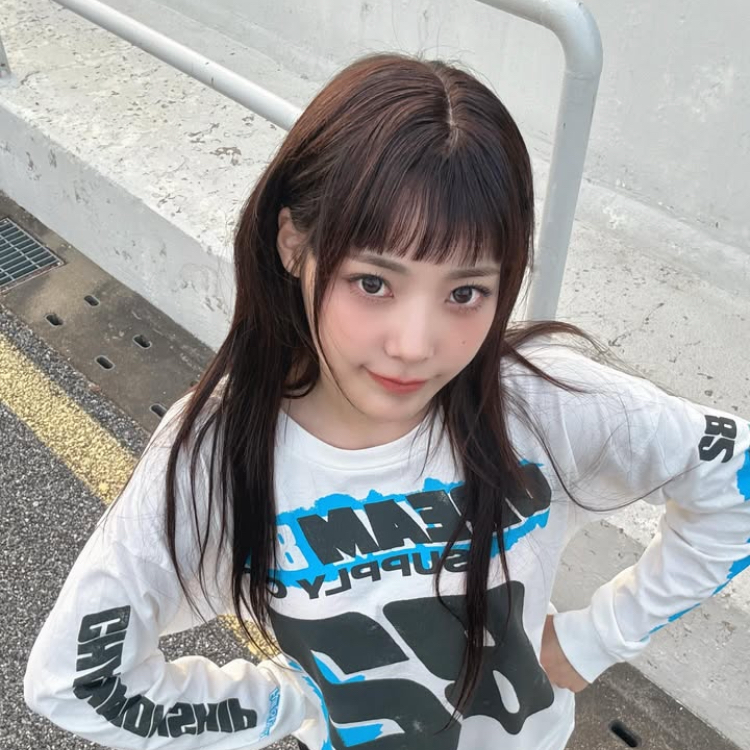 シヨン (QWER)の最新写真