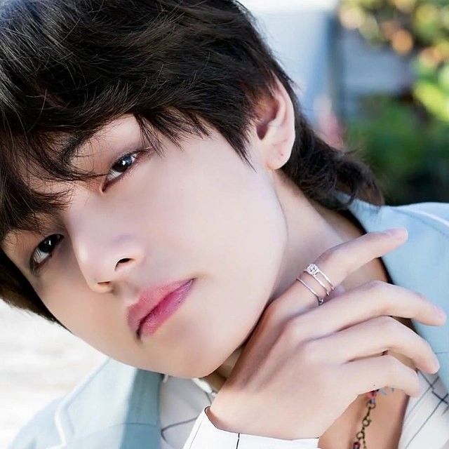 Latest photo of V (BTS)